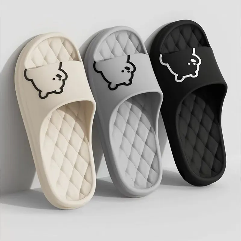 Защо сладките чехли за мечки се превръщат в задължителен за уютен дом?